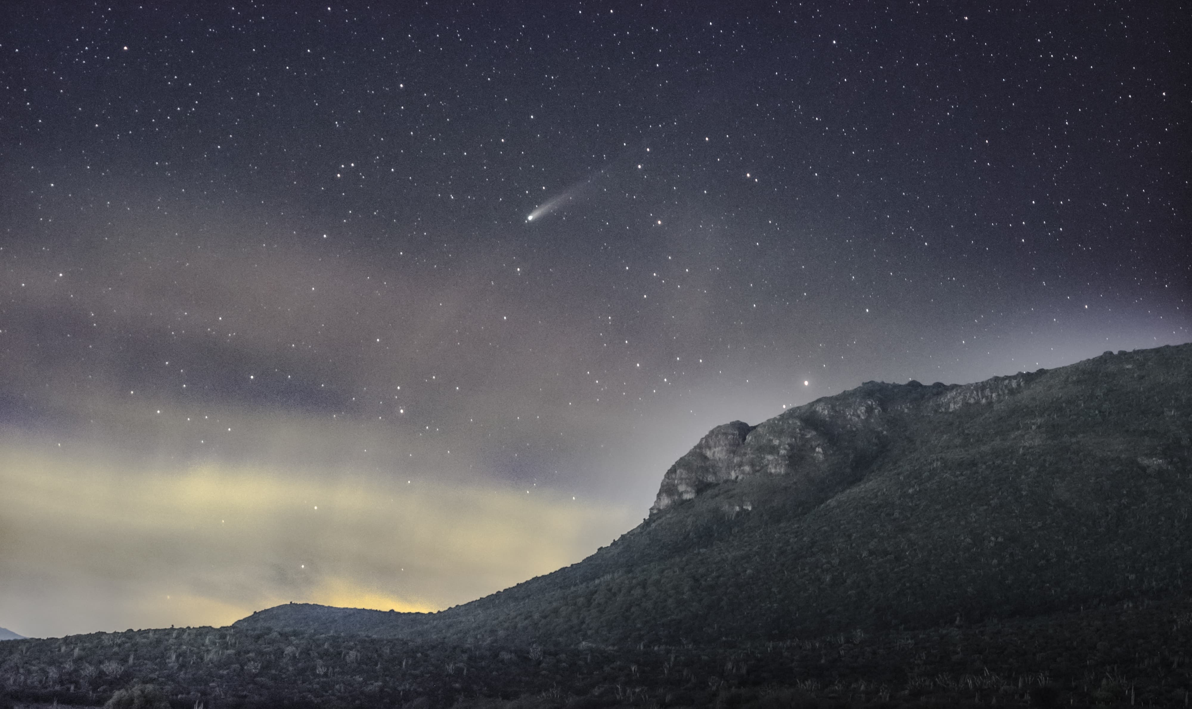 C/2025 A6 Lemmon彗星